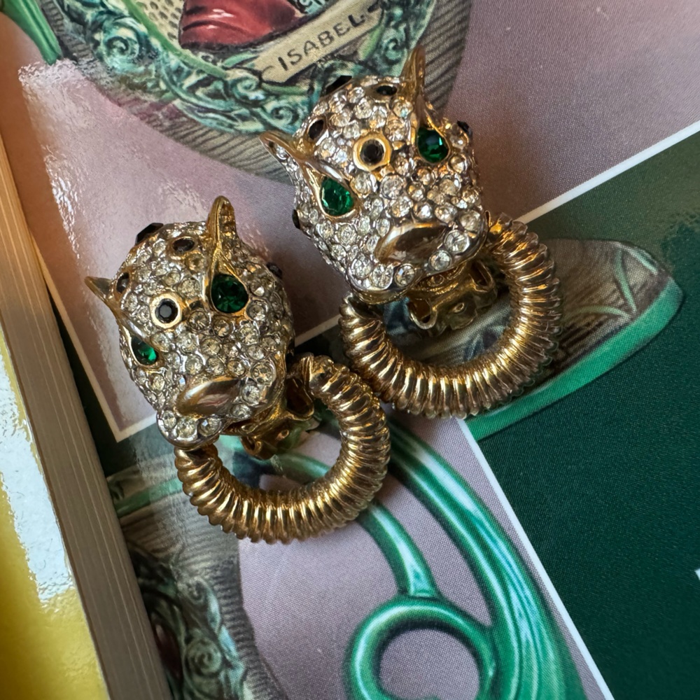 Amazing preowned vintage clip on earrings